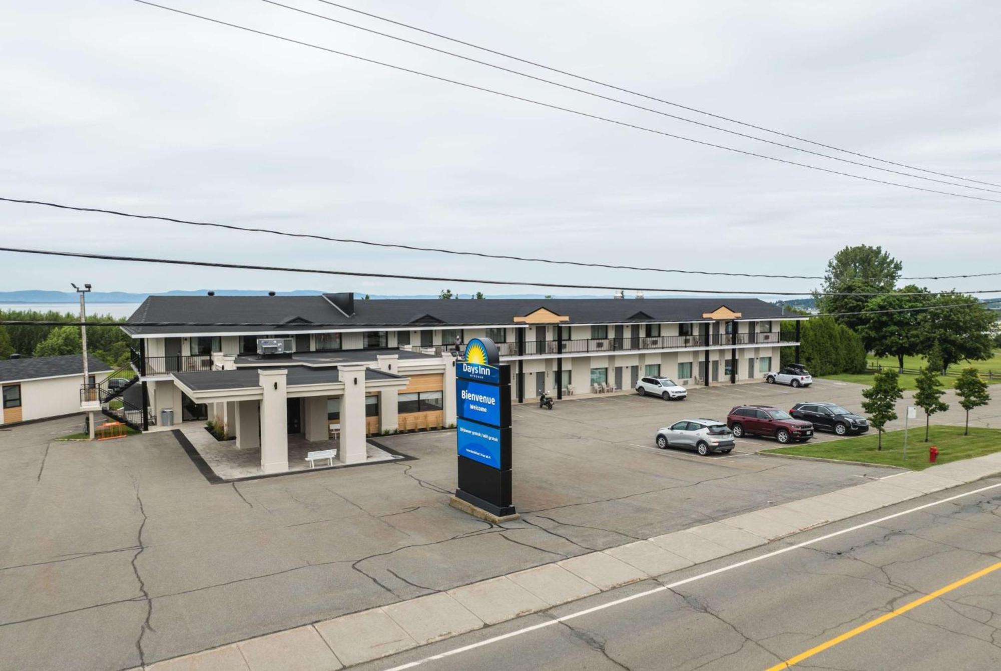 Days Inn By Wyndham Rivière-du-Loup Exterior foto
